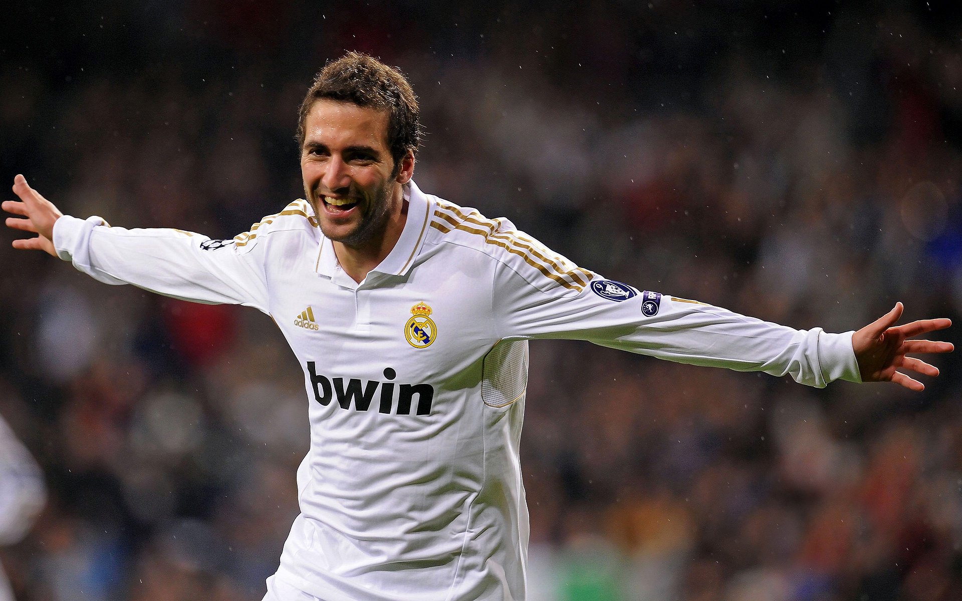 年轻球员留洋尝试增加国际舞台经验宝贵,留洋球员的英语水平