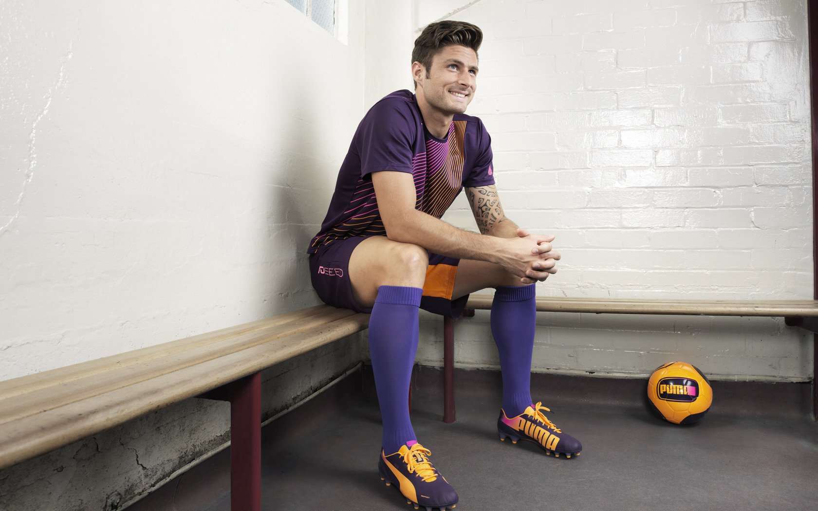 安东·李恩：全黑队的防守利器，精准抢断与超强拦截能力，安东内拉百科